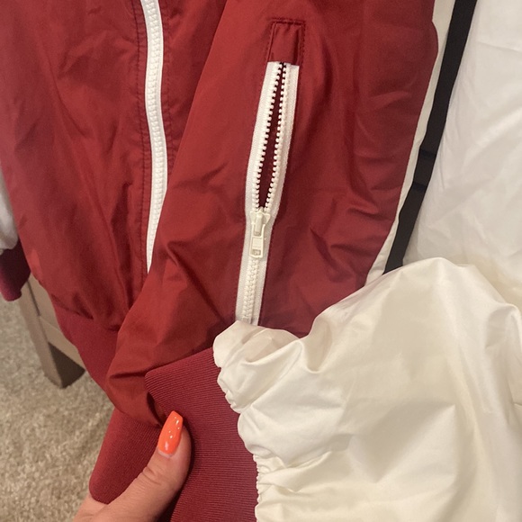 Womens NIKE Windrunner - Picture 5 of 8